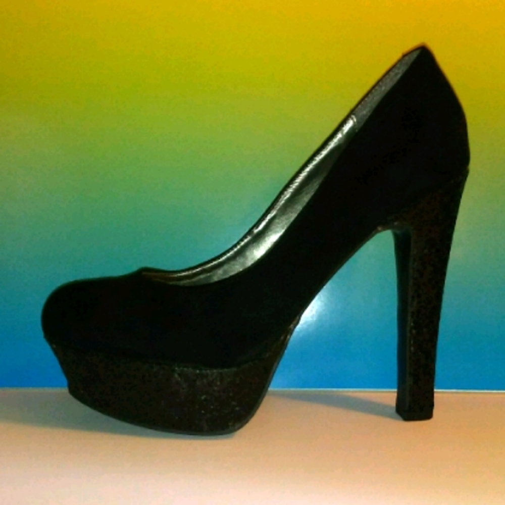 Guess heels